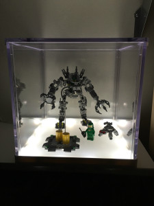 Synas i mitt släckta LEGO-rum!